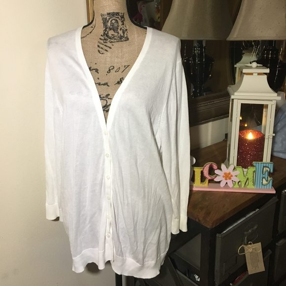 Old Navy Sweaters - Old Navy White Cardigan with Buttons